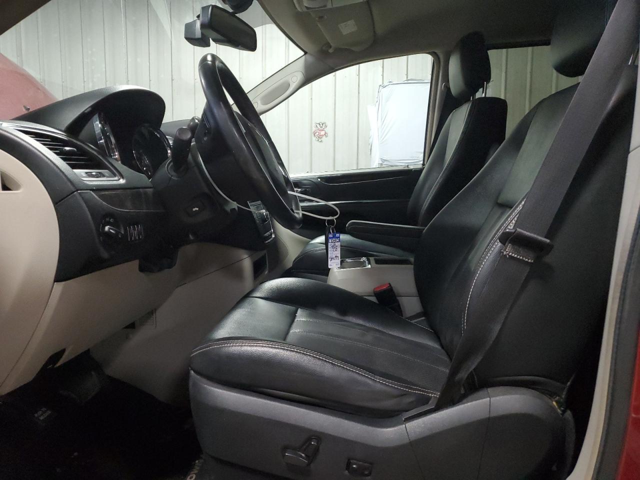 2012 Chrysler Town & Country - Image 7
