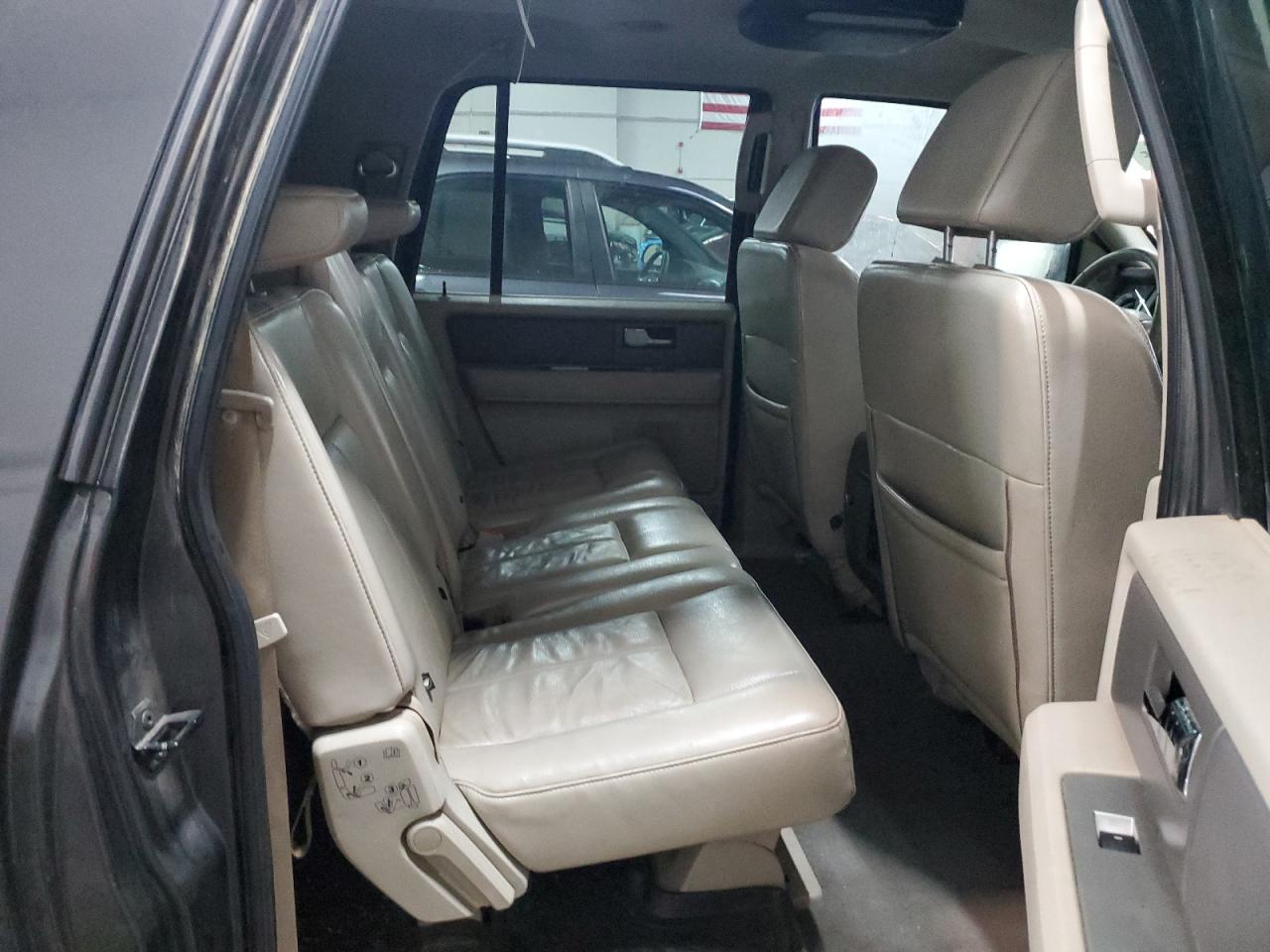 2007 Ford Expedition - Image 11