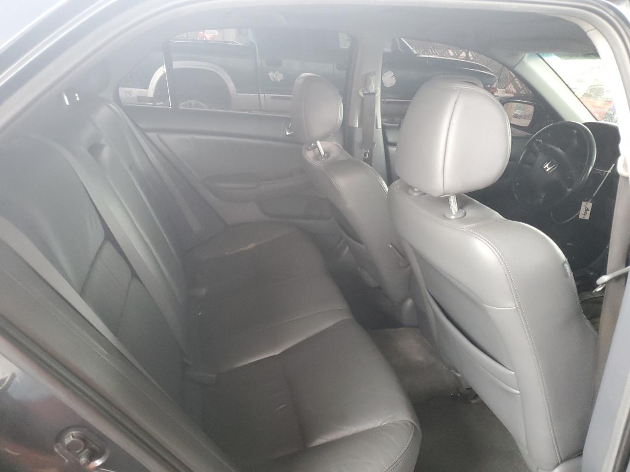 2003 Honda Accord - Image 10