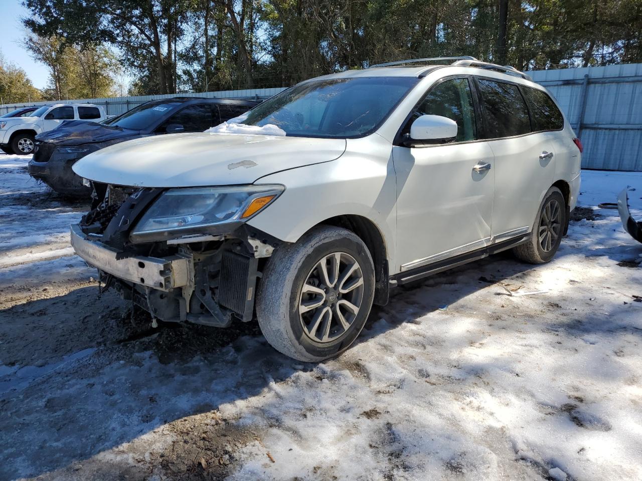 2015 Nissan Pathfinder - Image 1