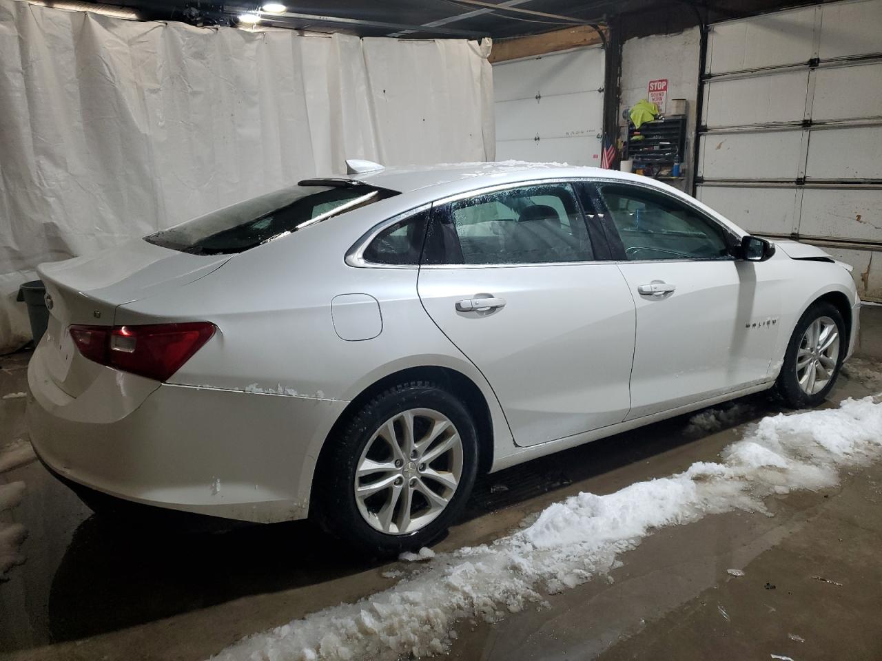 2017 Chevrolet Malibu - Image 3