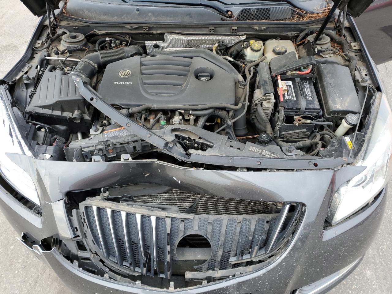 2011 Buick Regal - Image 12