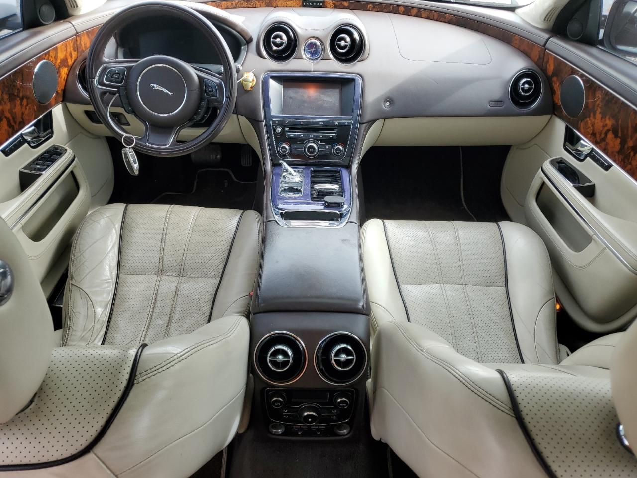 2011 Jaguar XJ - Image 8