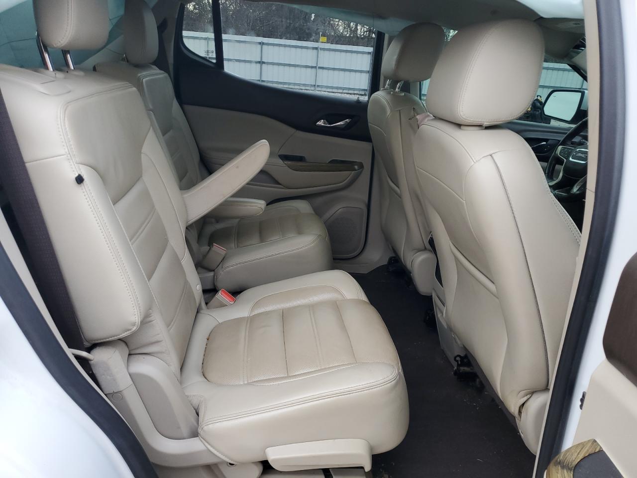 2018 GMC Acadia - Image 11