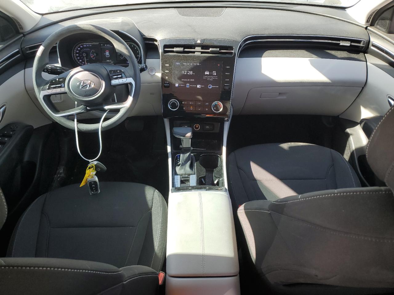 2022 Hyundai Tucson - Image 8