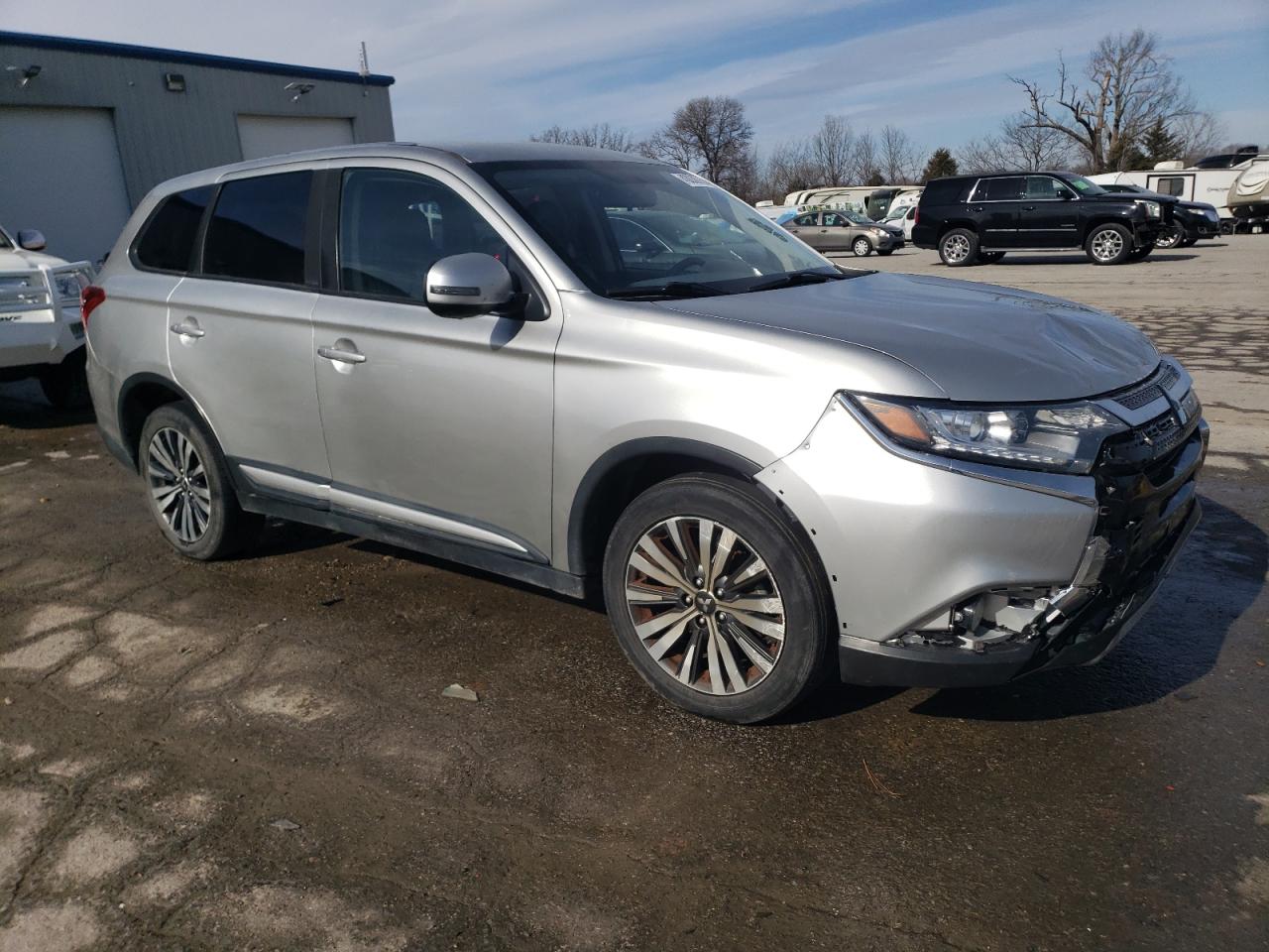 2019 Mitsubishi Outlander - Image 4