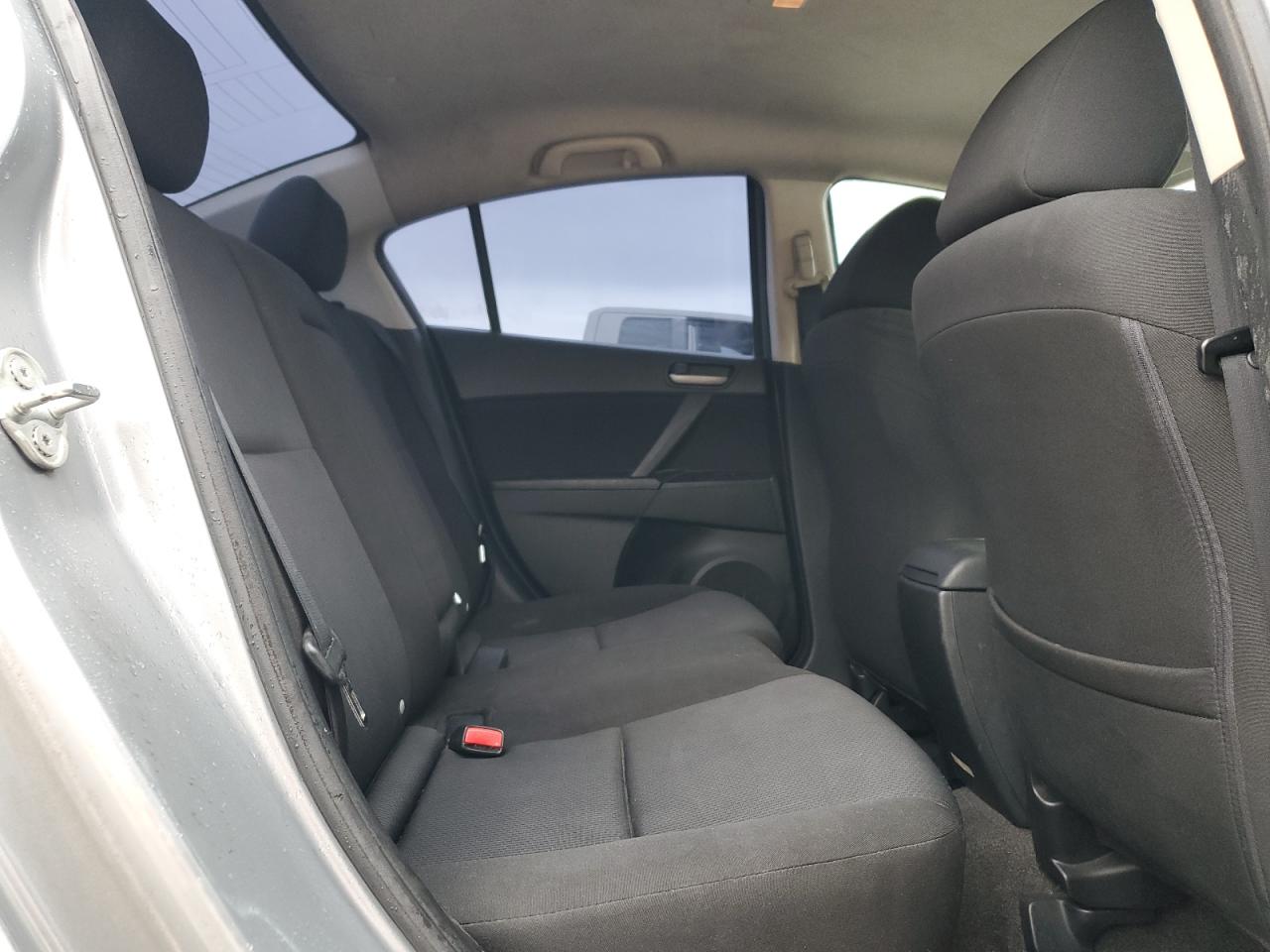 2011 Mazda 3 - Image 10