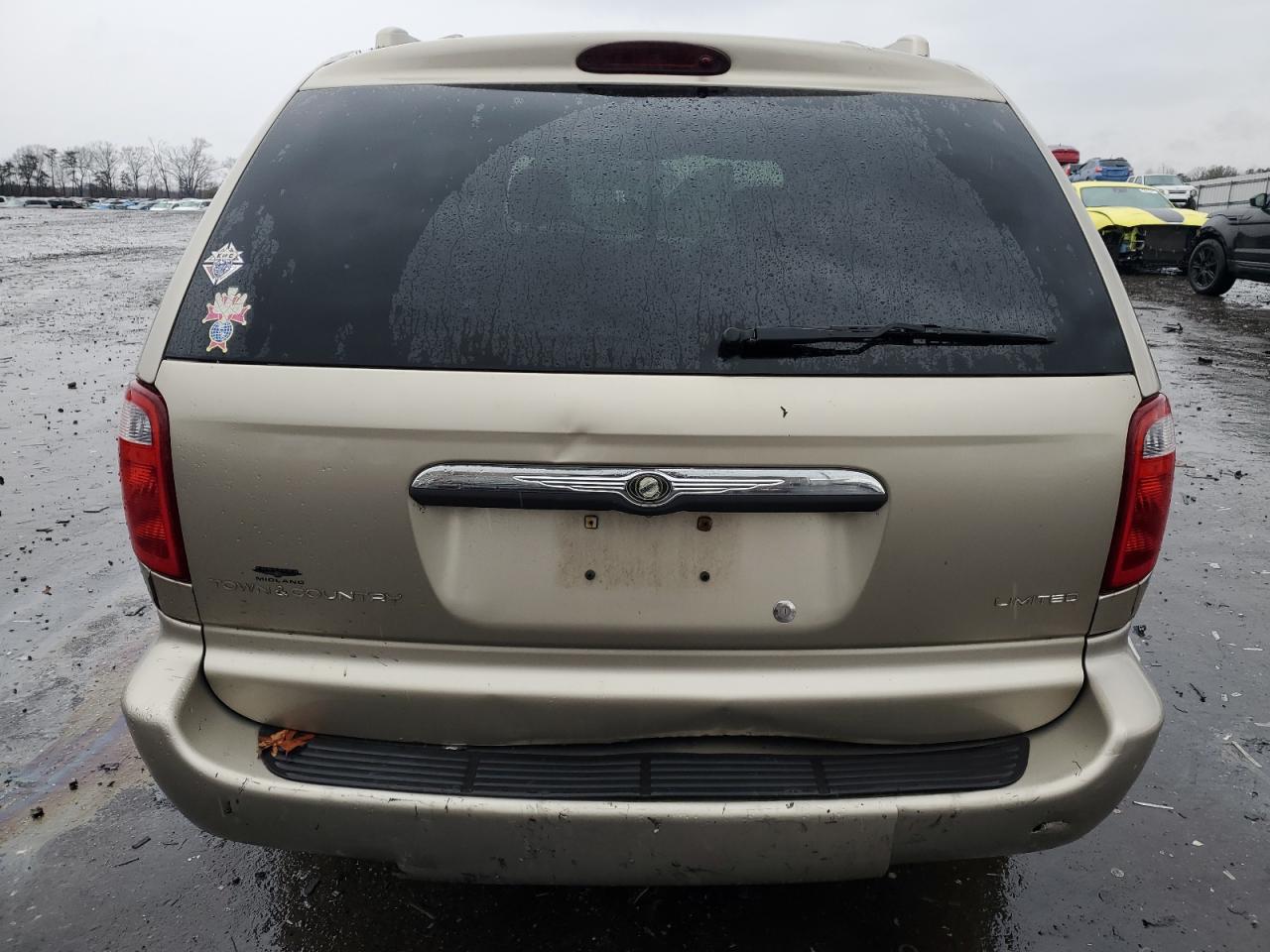 2003 Chrysler Town & Country - Image 6