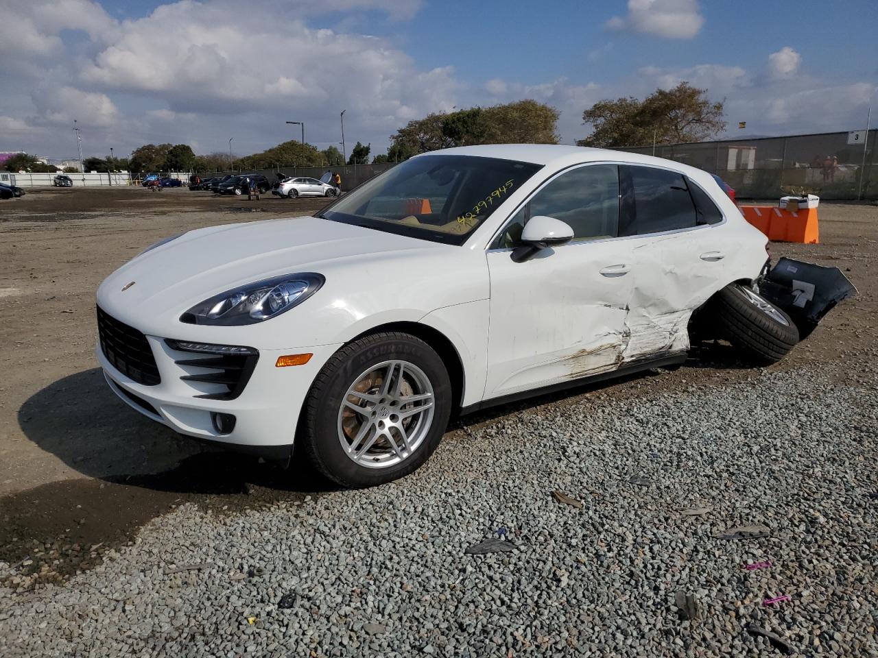 2016 Porsche Macan - Image 1