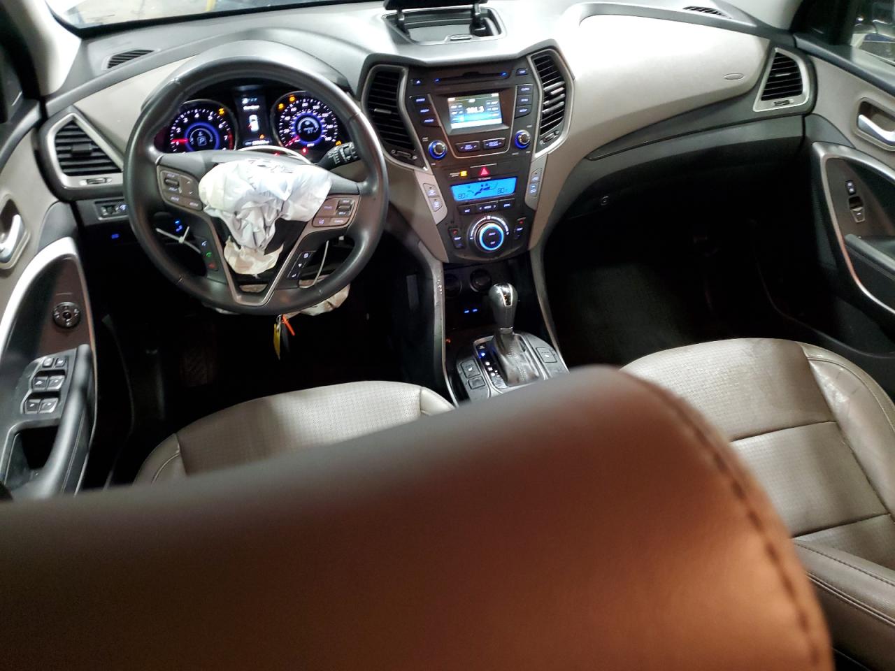 2014 Hyundai Santa Fe - Image 8