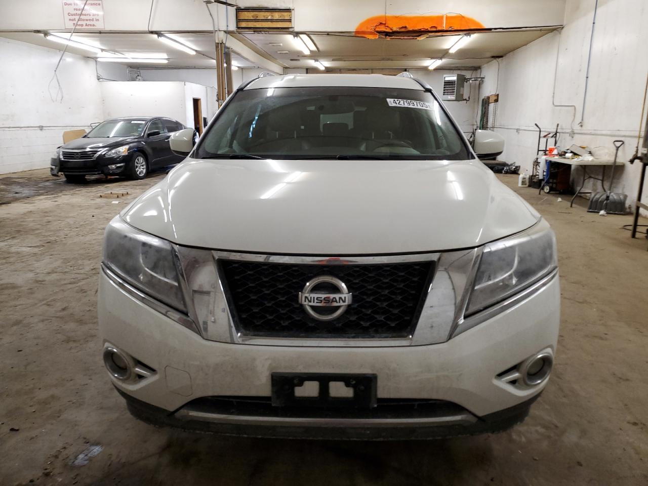 2014 Nissan Pathfinder - Image 5