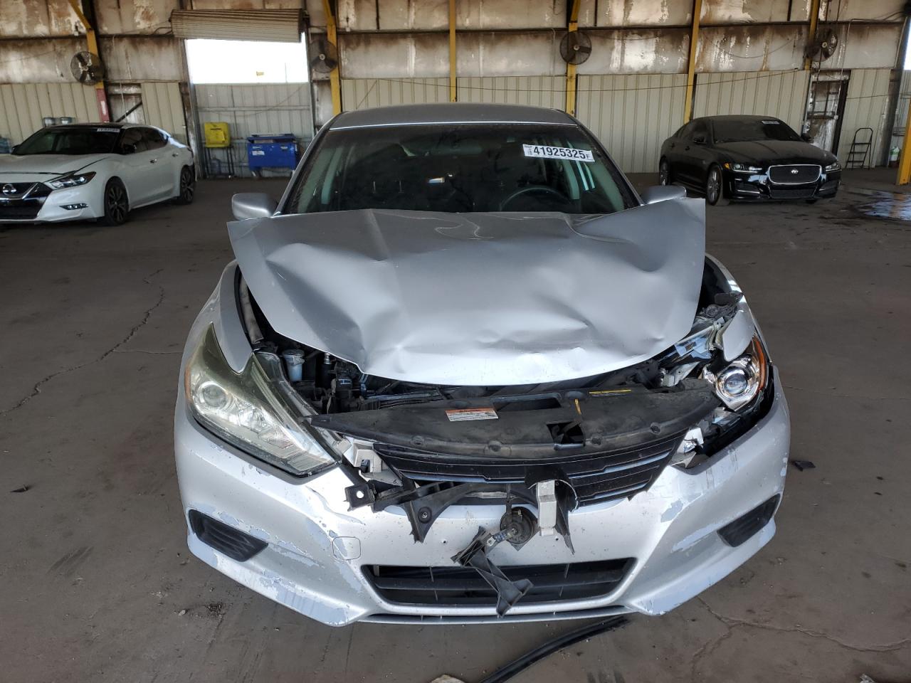 2017 Nissan Altima - Image 5