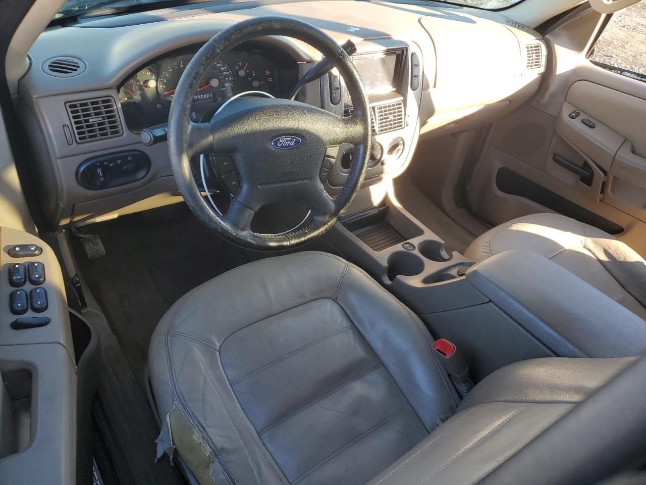 2005 Ford Explorer - Image 8