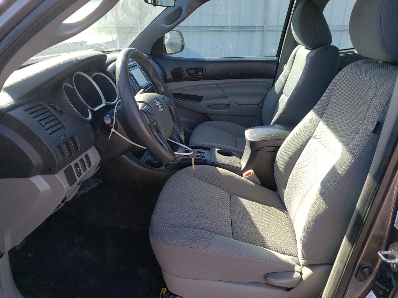 2015 Toyota Tacoma - Image 7