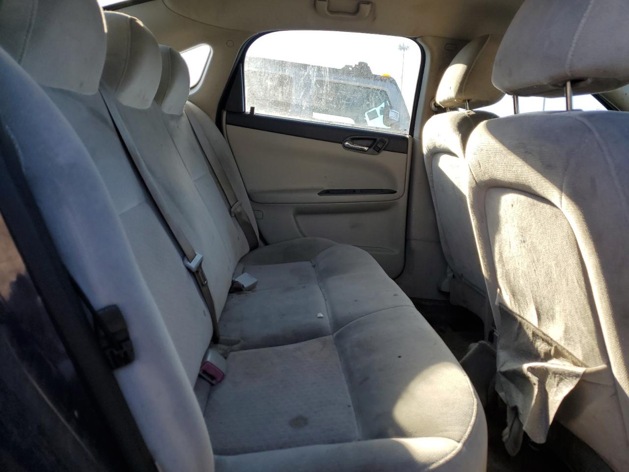2009 Chevrolet Impala - Image 11