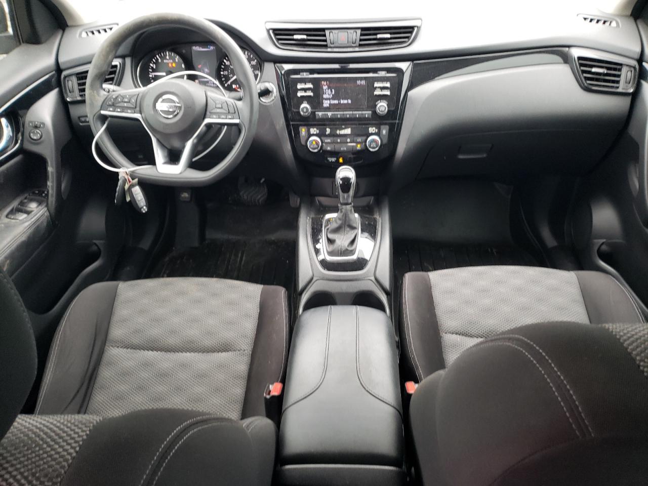 2017 Nissan Rogue - Image 8