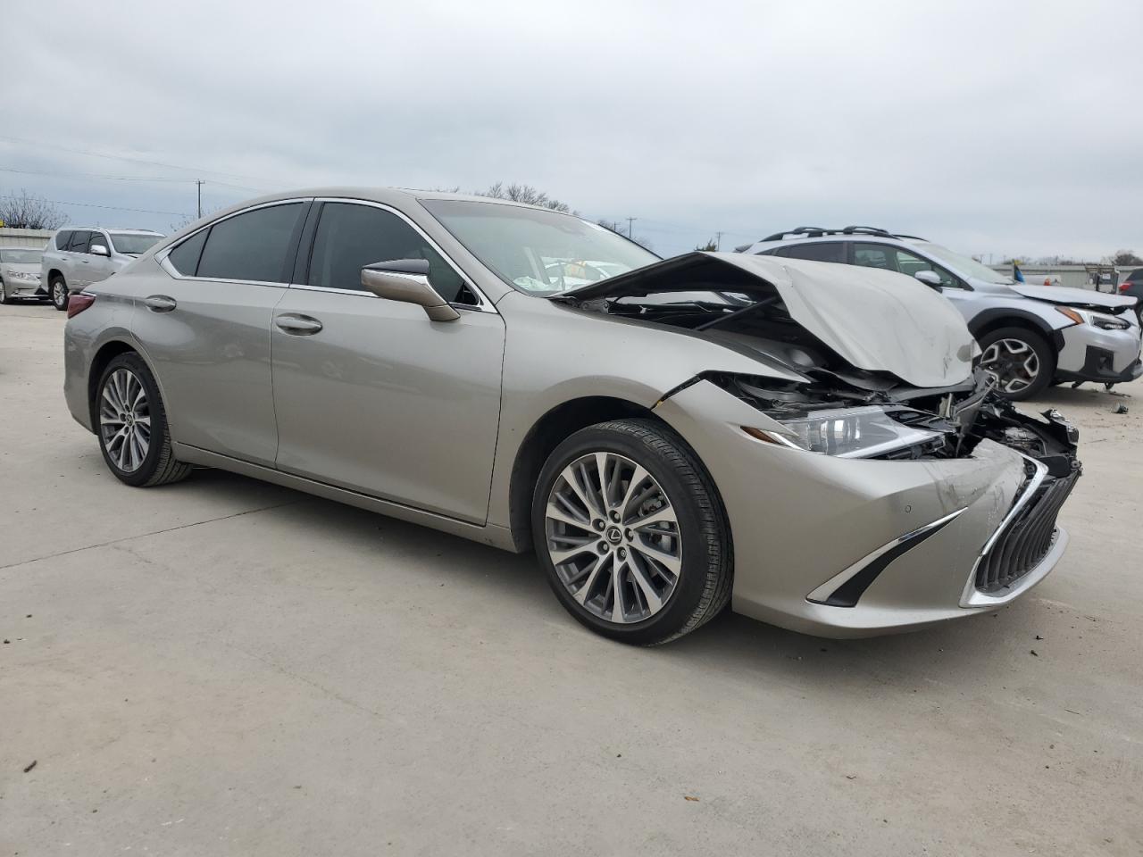 2021 Lexus ES - Image 4