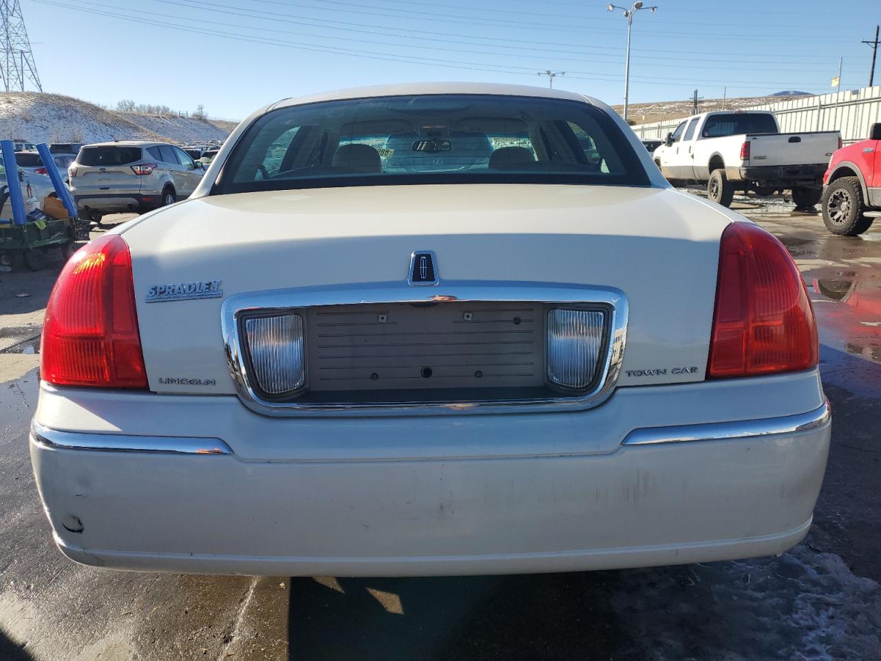 2003 Lincoln Town Car - Image 6