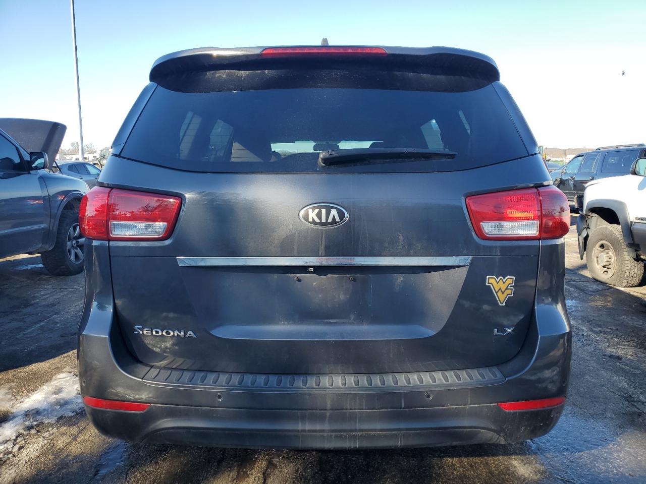 2016 Kia Sedona - Image 6