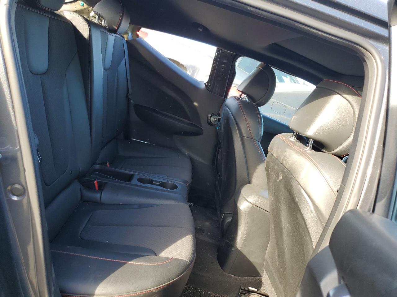 2019 Hyundai Veloster - Image 10