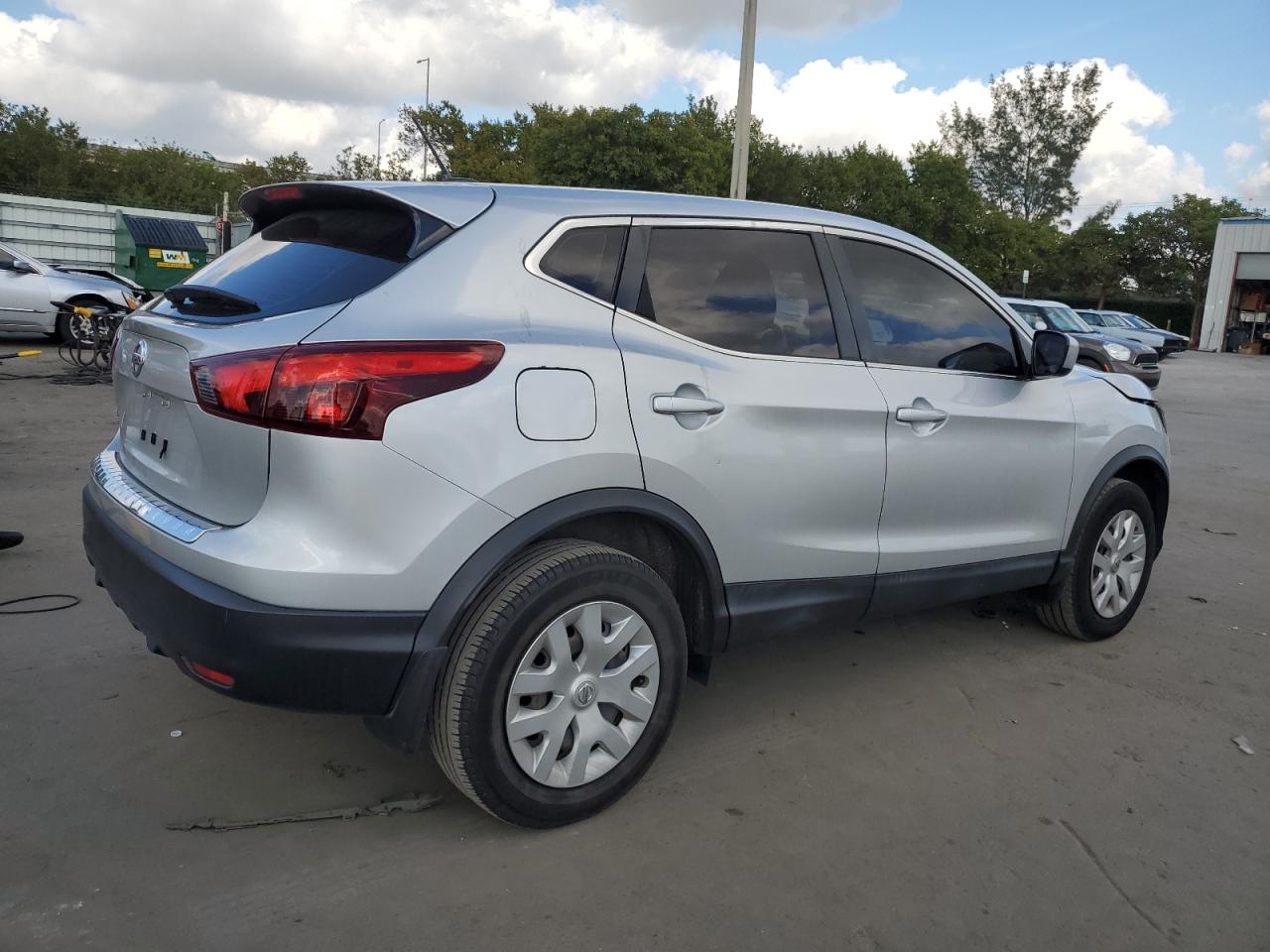 JN1BJ1CP2KW523575 NISSAN ROGUE 2019