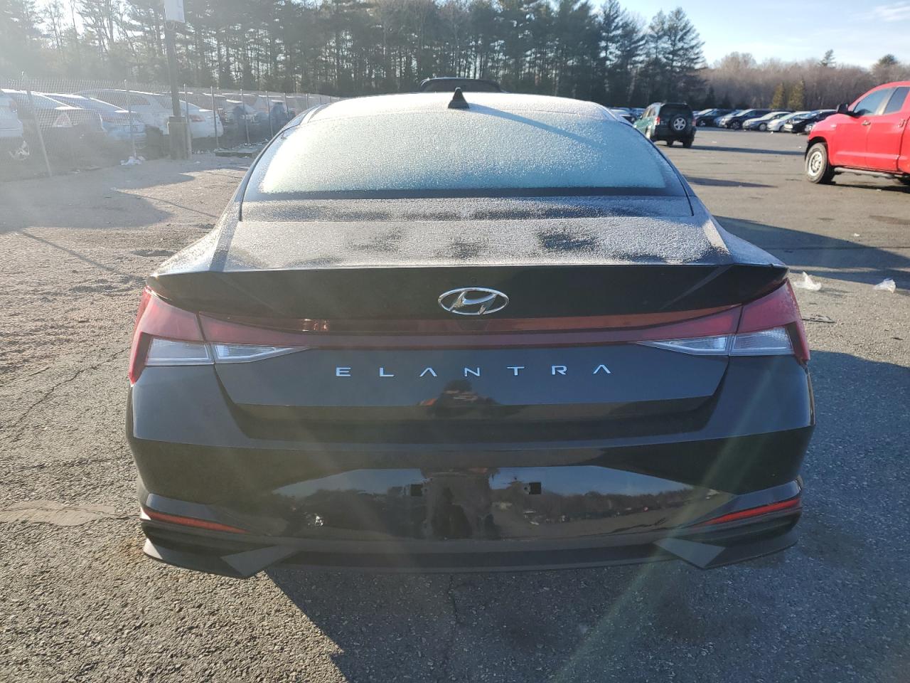 2023 Hyundai Elantra - Image 6