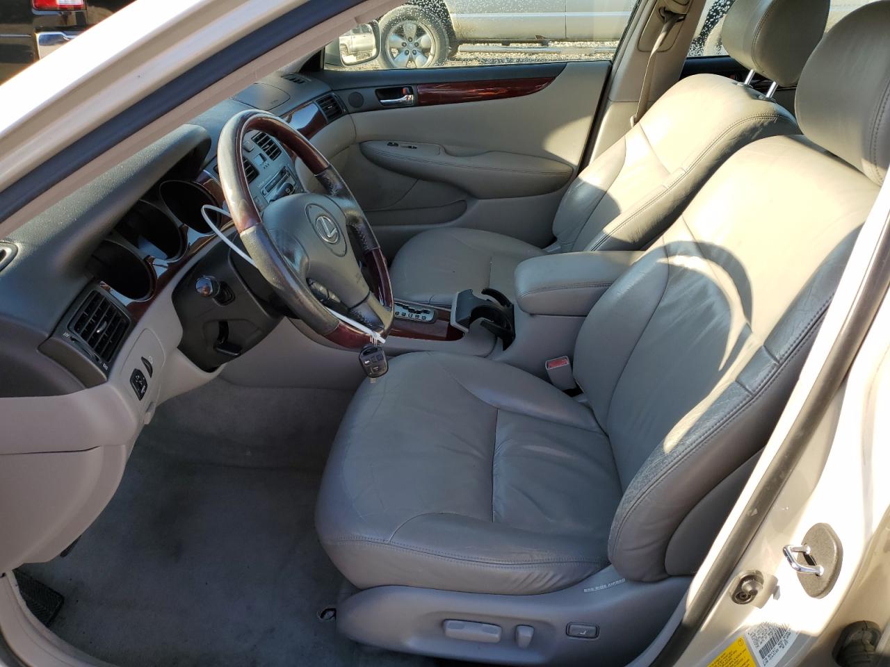 2002 Lexus ES - Image 7