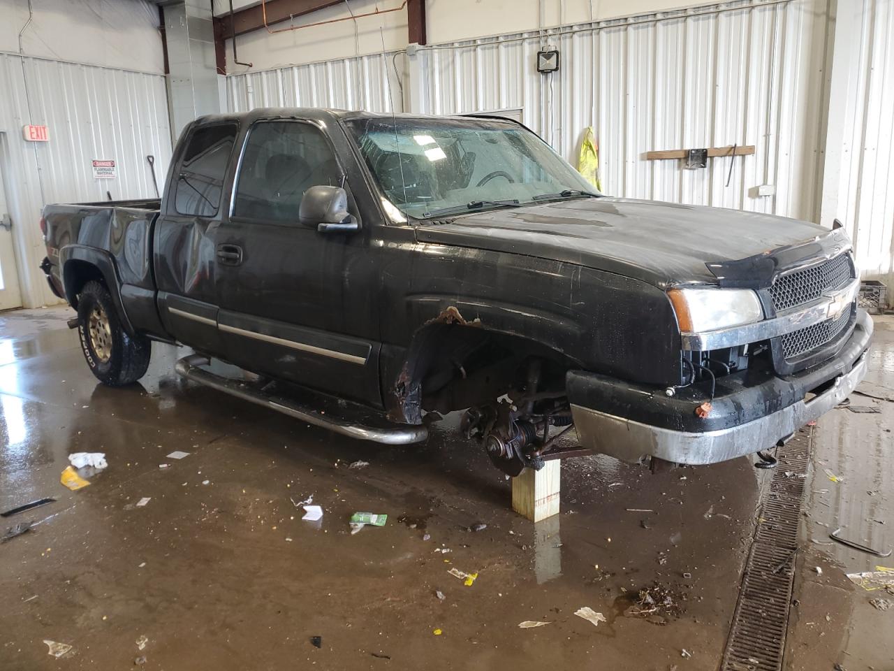2004 Chevrolet Silverado - Image 4