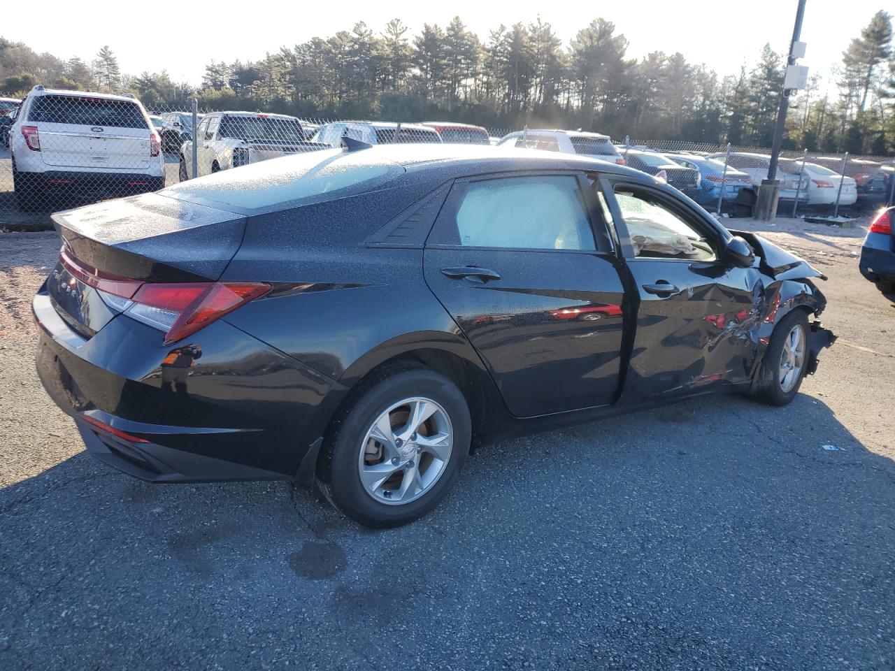 2023 Hyundai Elantra - Image 3