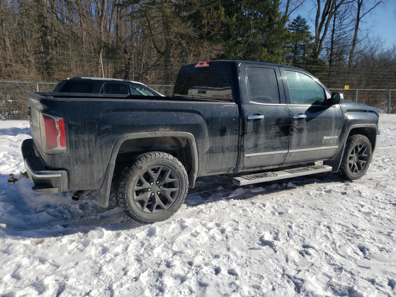 2016 GMC Sierra - Image 3