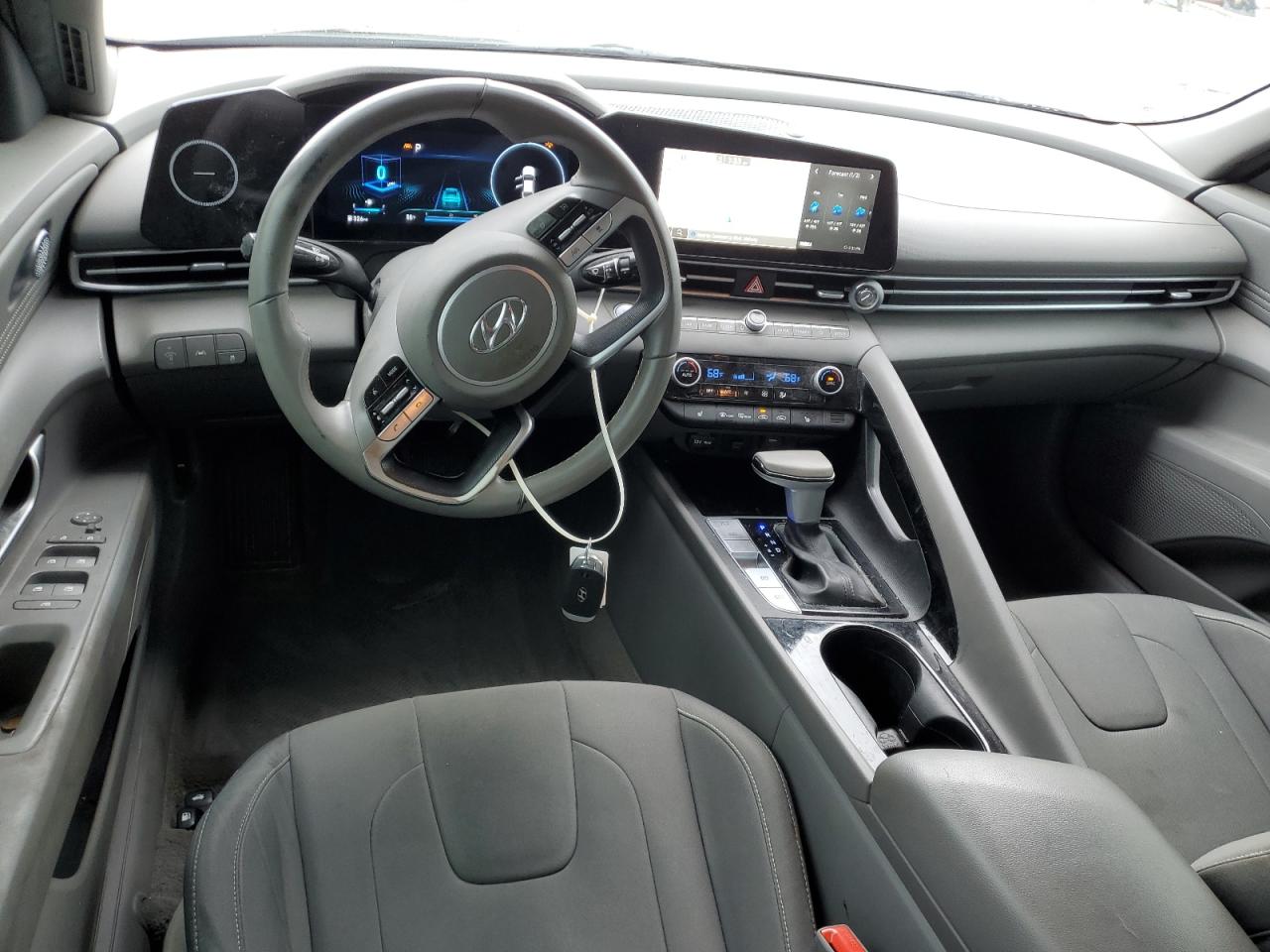 2023 Hyundai Elantra - Image 8