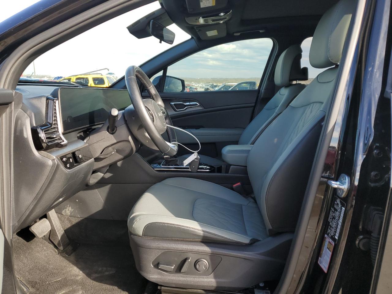 2023 Kia Sportage - Image 7