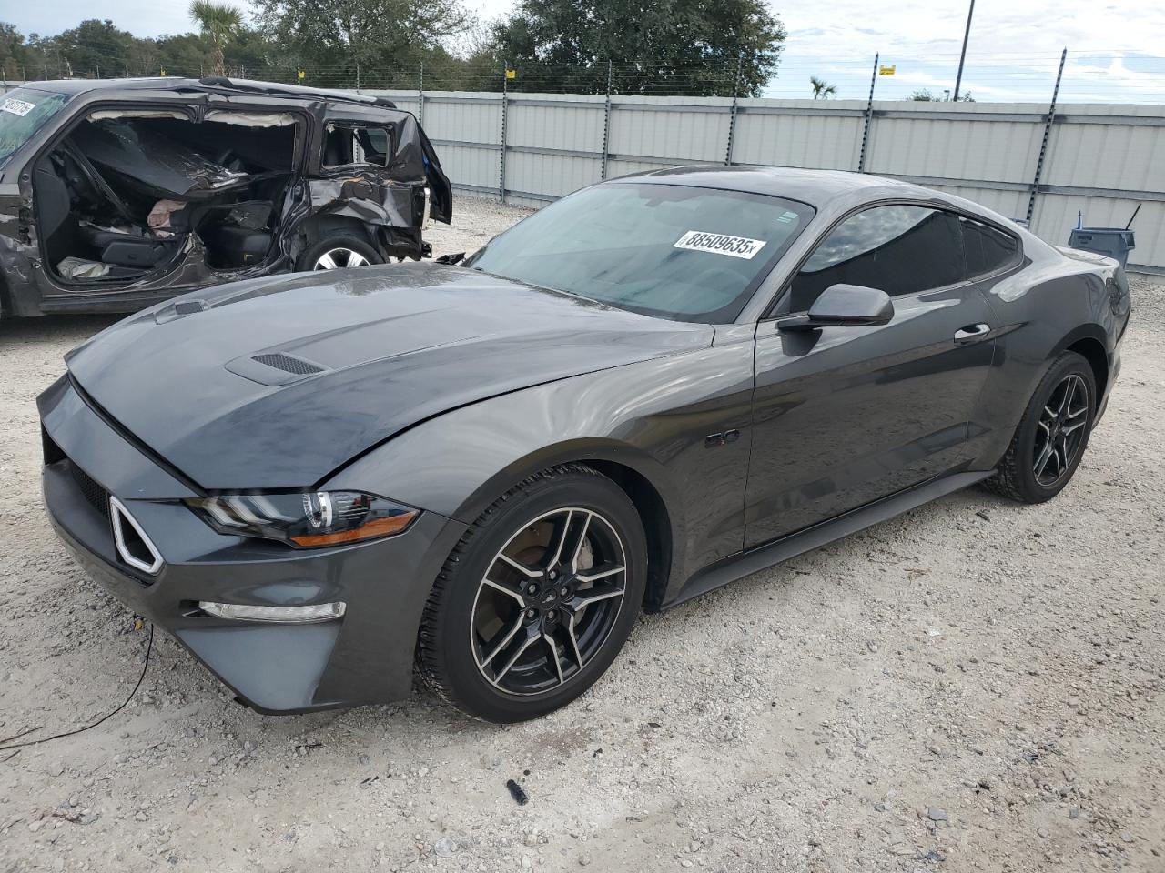 VIN 1FA6P8CF9J5153636 2018 FORD MUSTANG no.1