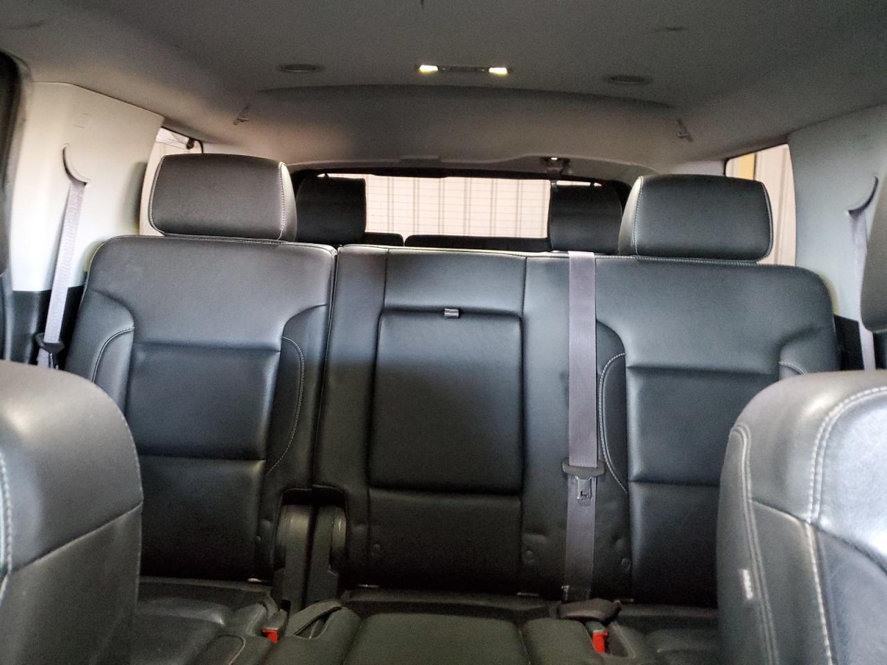 2017 GMC Yukon - Image 10