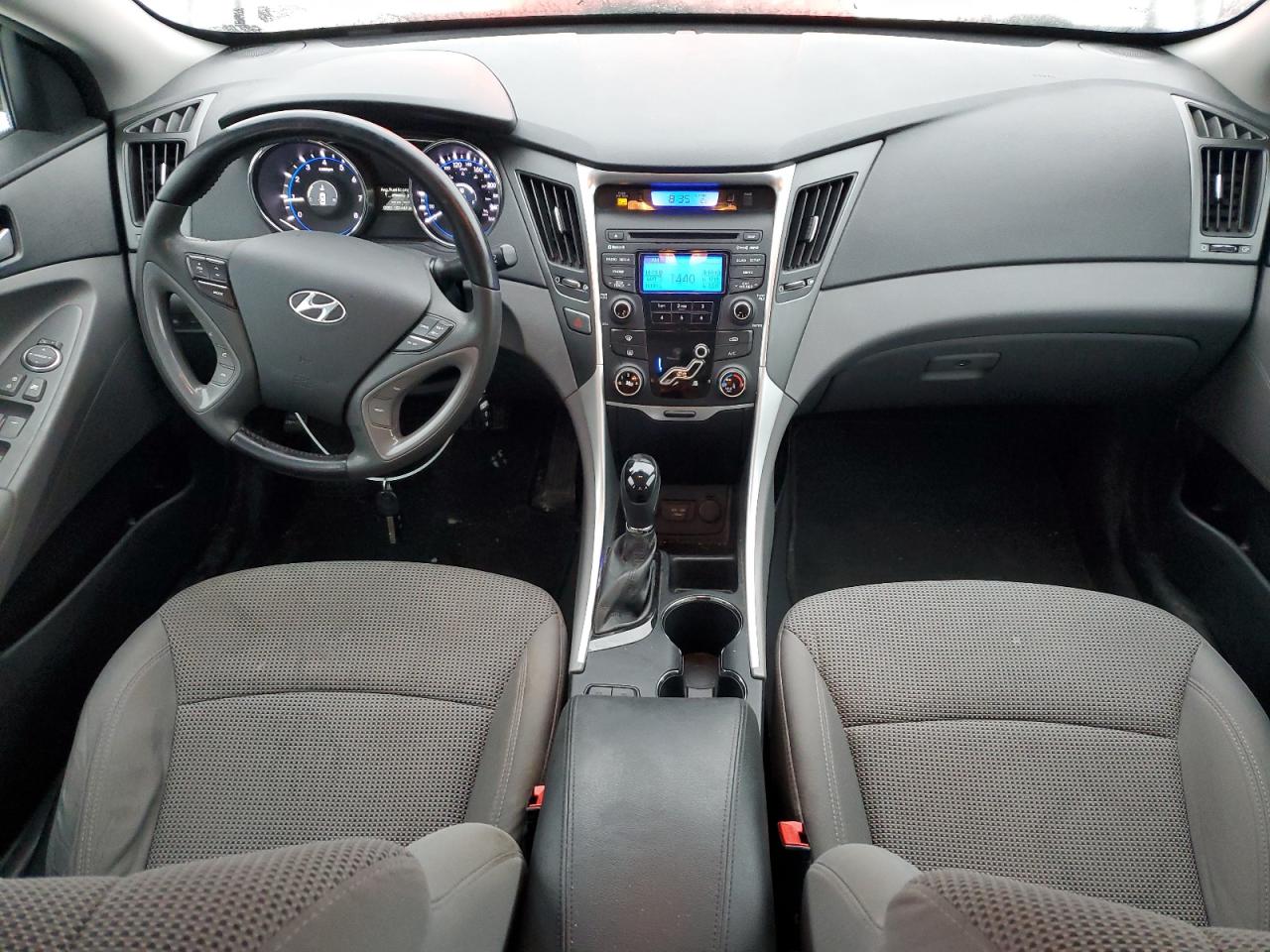 2013 Hyundai Sonata - Image 8