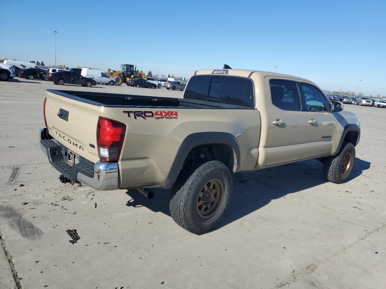 2018 Toyota Tacoma - Image 3