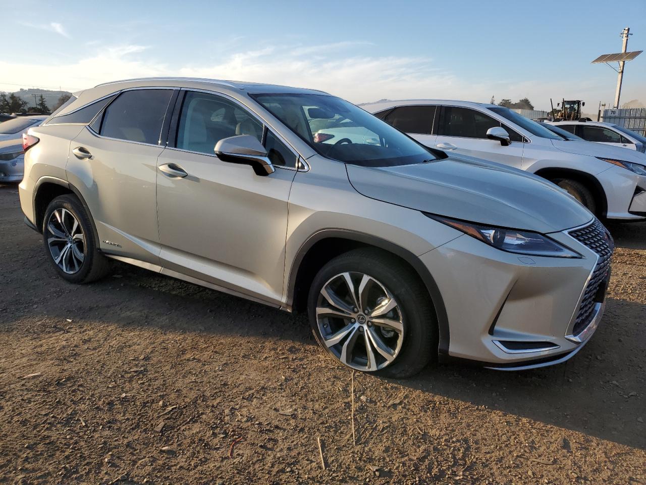 2021 Lexus RX - Image 4