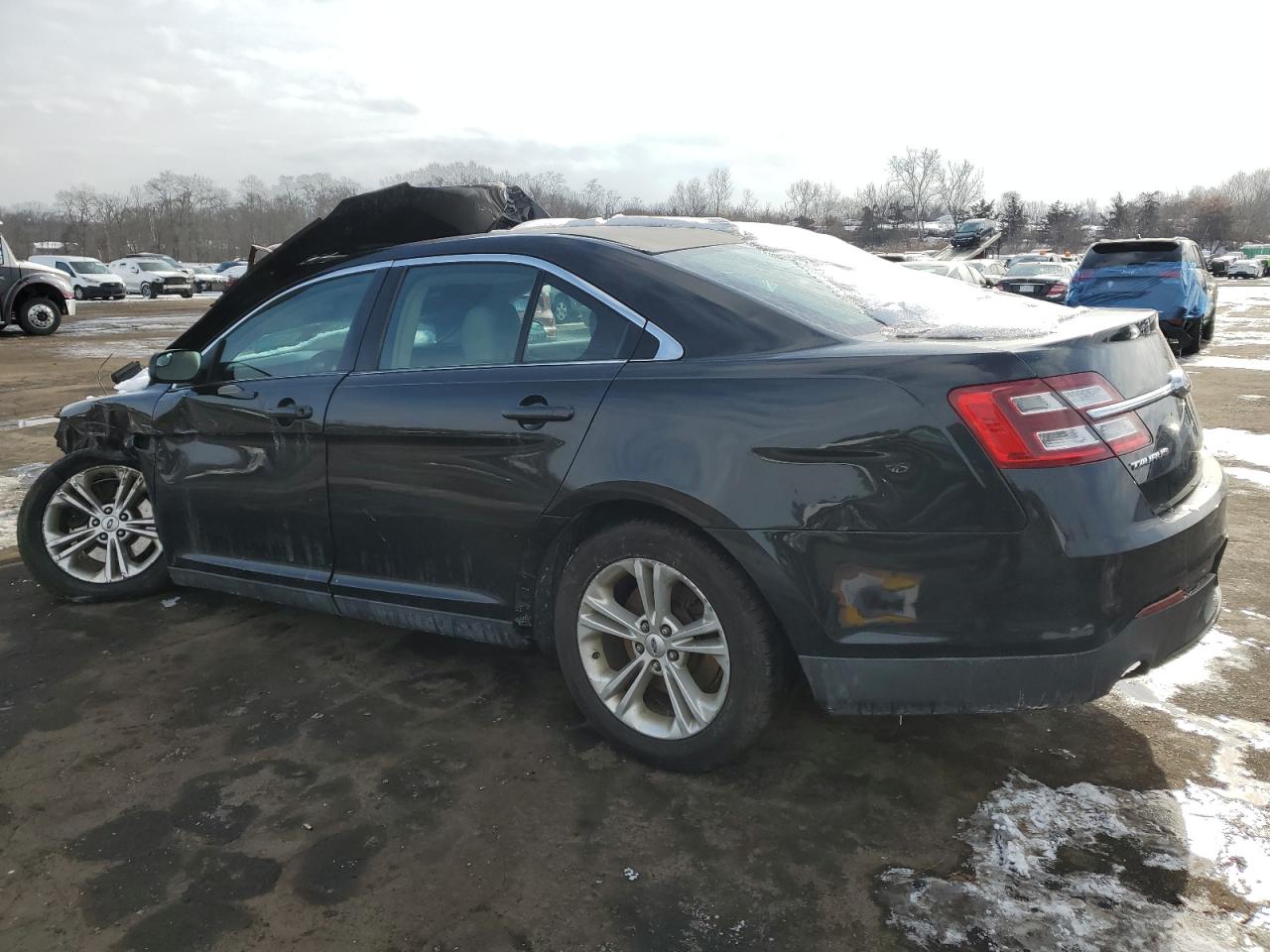 2015 Ford Taurus - Image 2