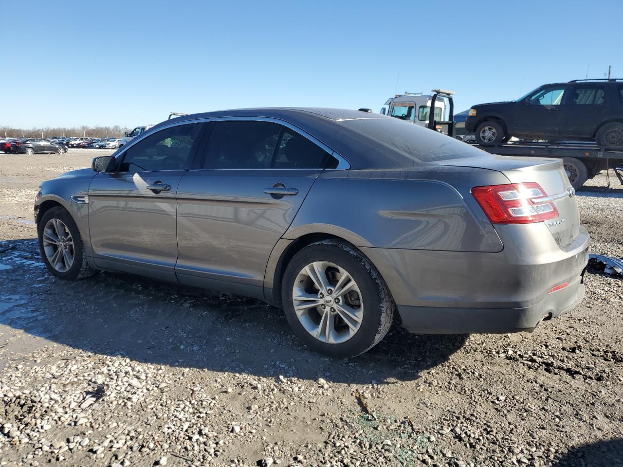 2014 Ford Taurus - Image 2