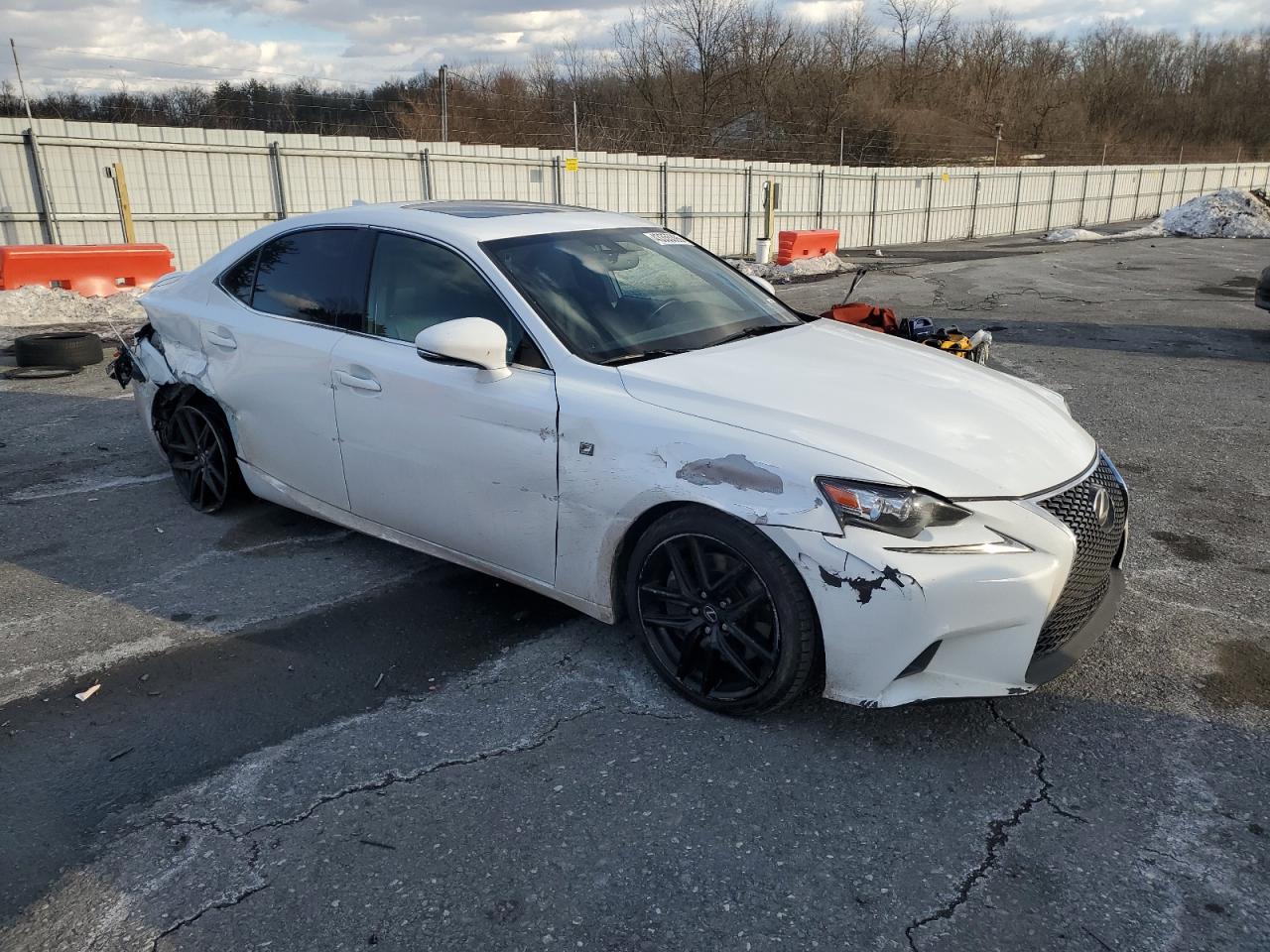 2016 Lexus IS - Image 4