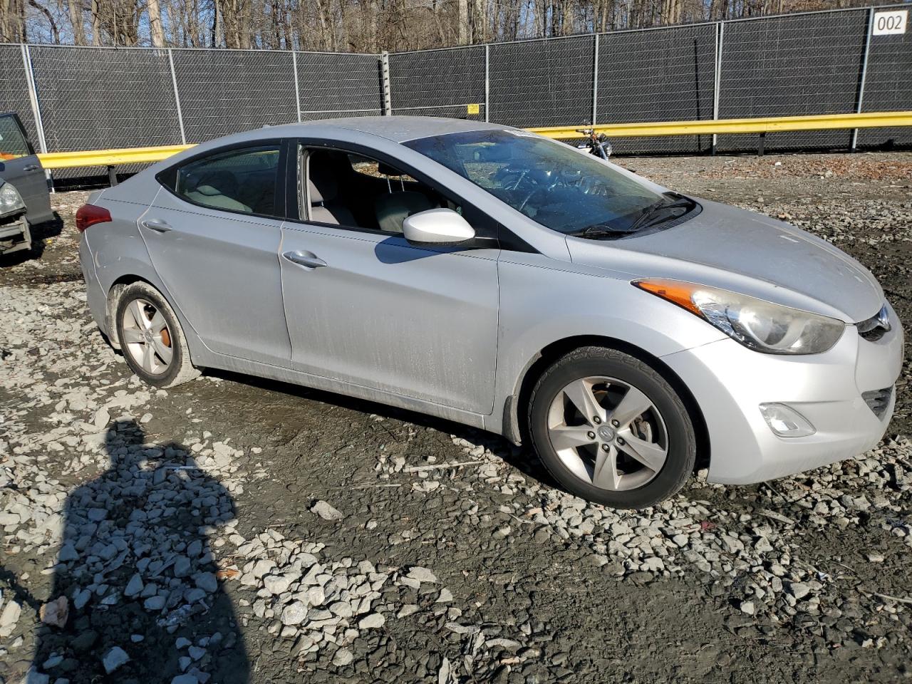 2013 Hyundai Elantra - Image 4