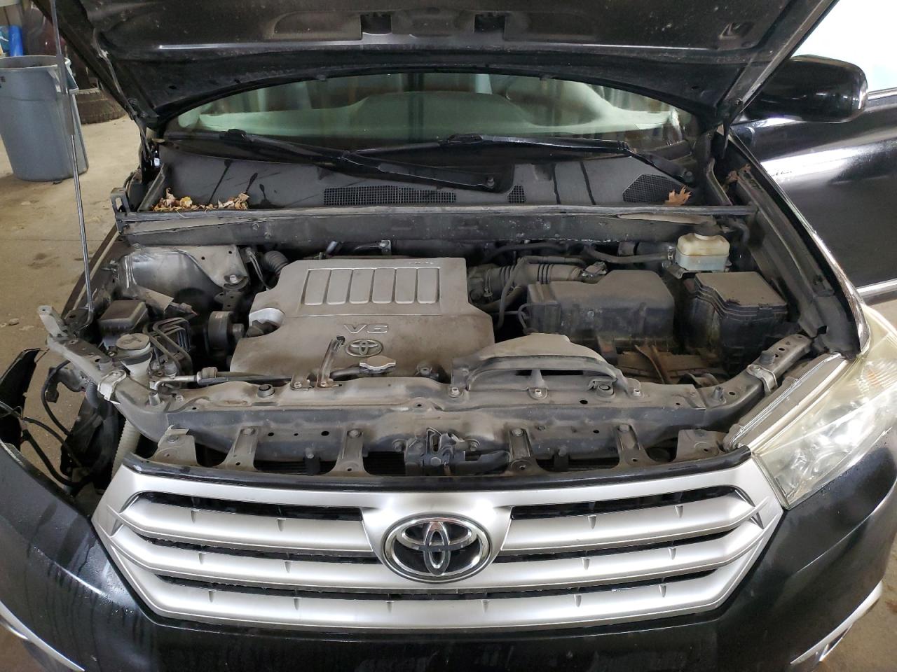 2013 Toyota Highlander - Image 12