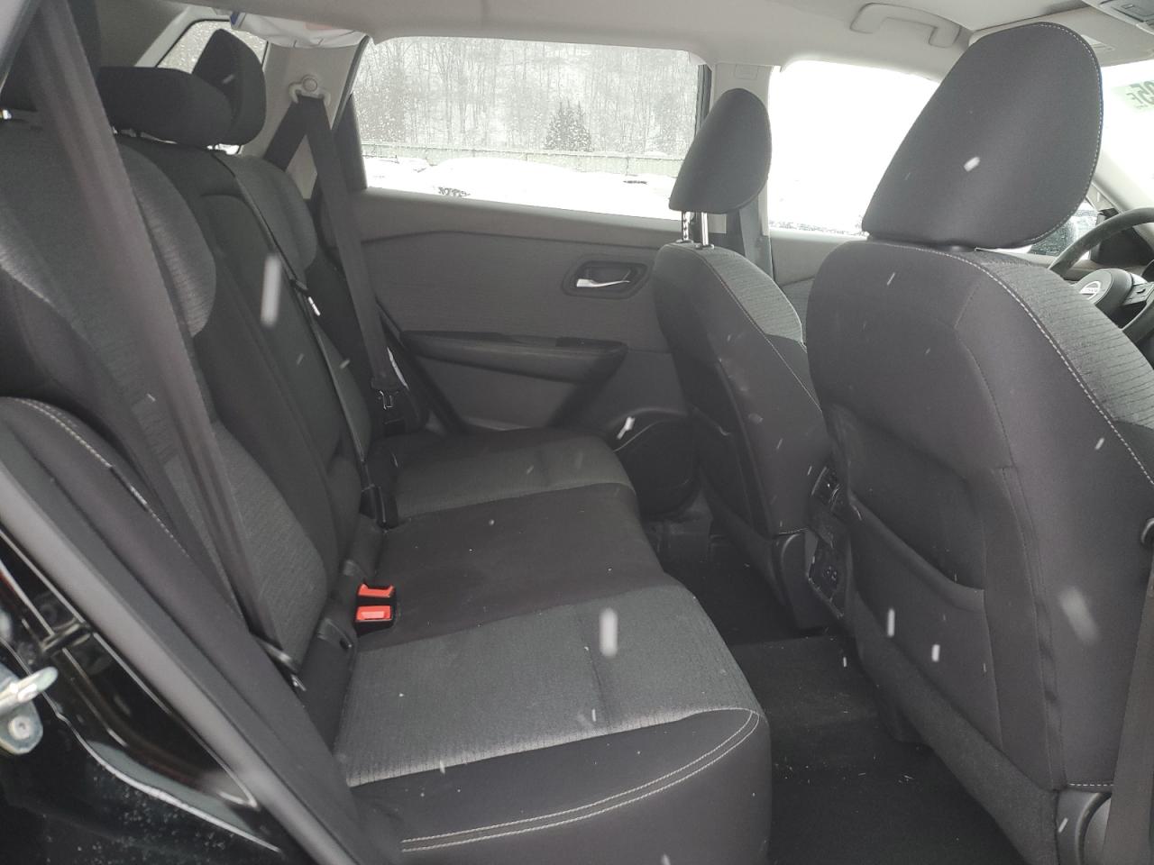 2021 Nissan Rogue - Image 12