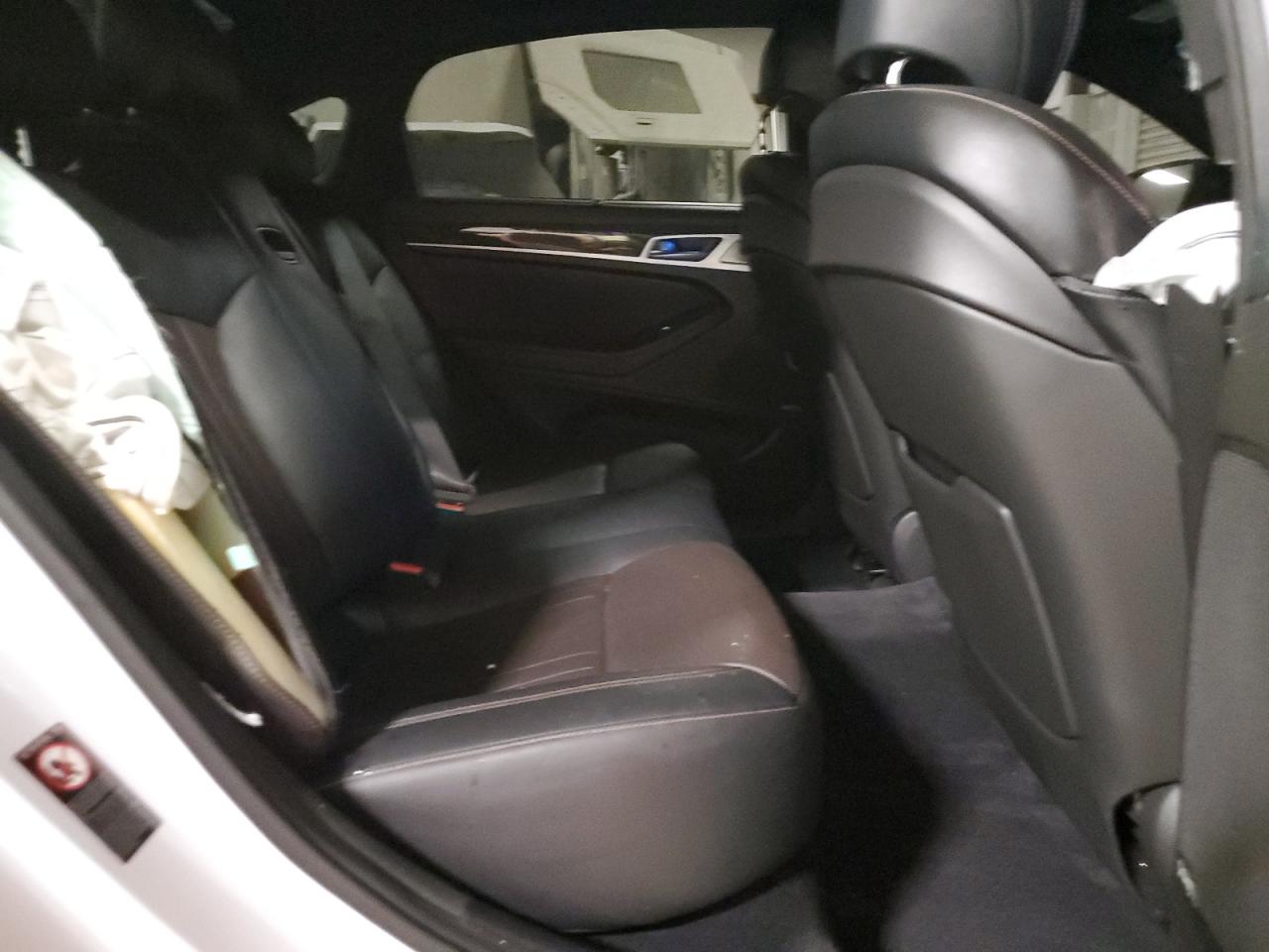 2018 Genesis G80 - Image 10