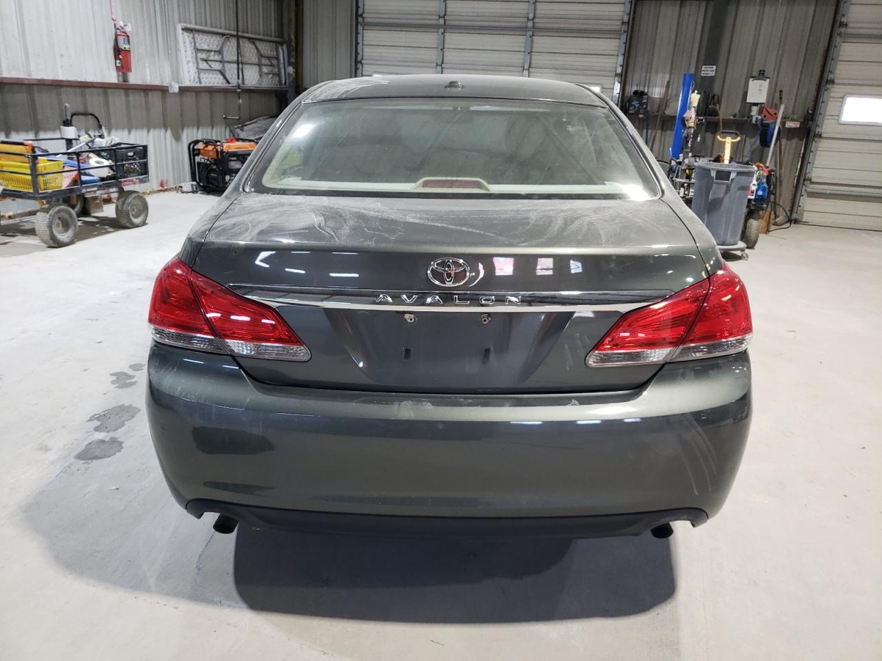 2011 Toyota Avalon - Image 6