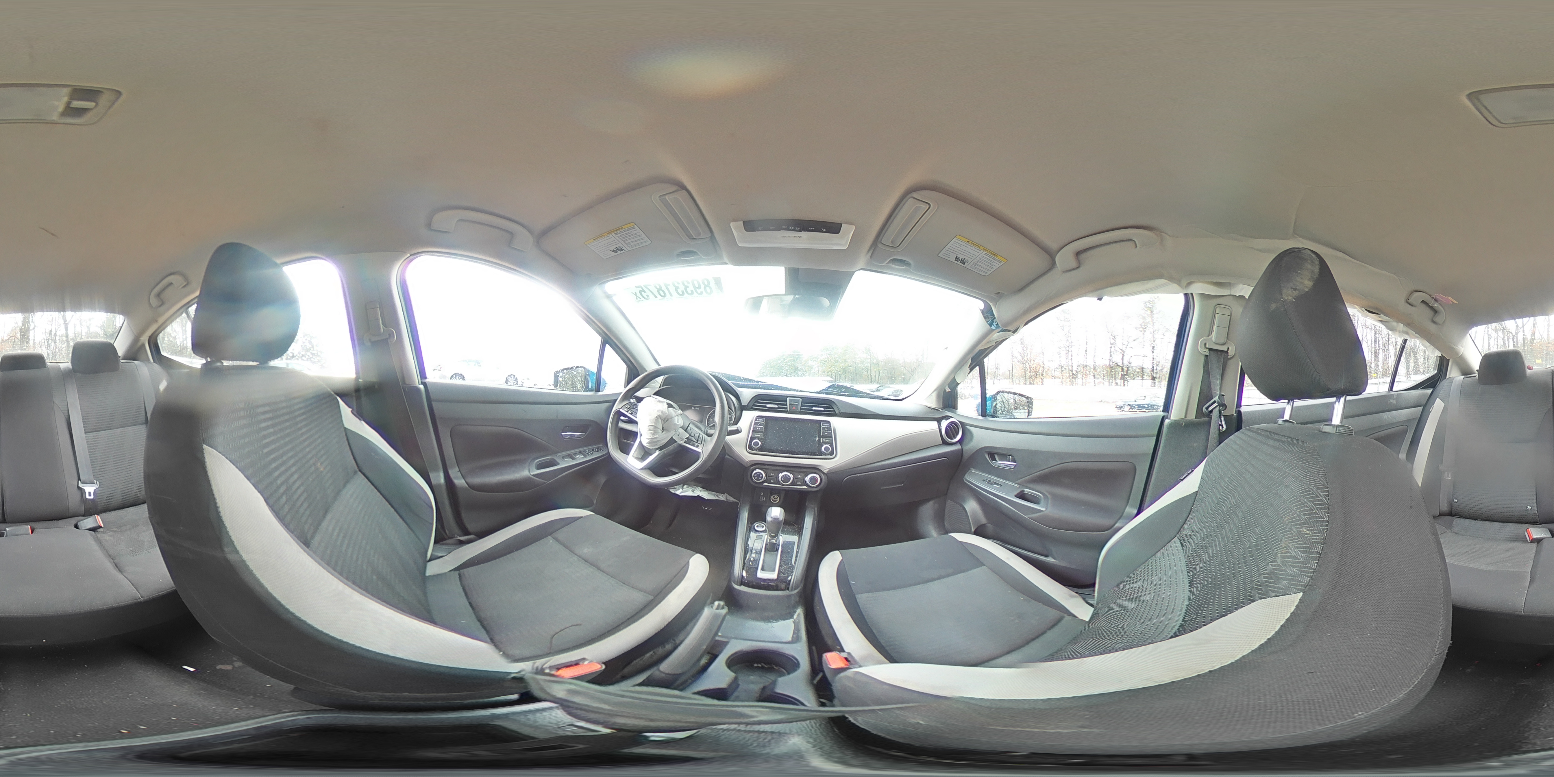 2021 Nissan Versa - Image 13