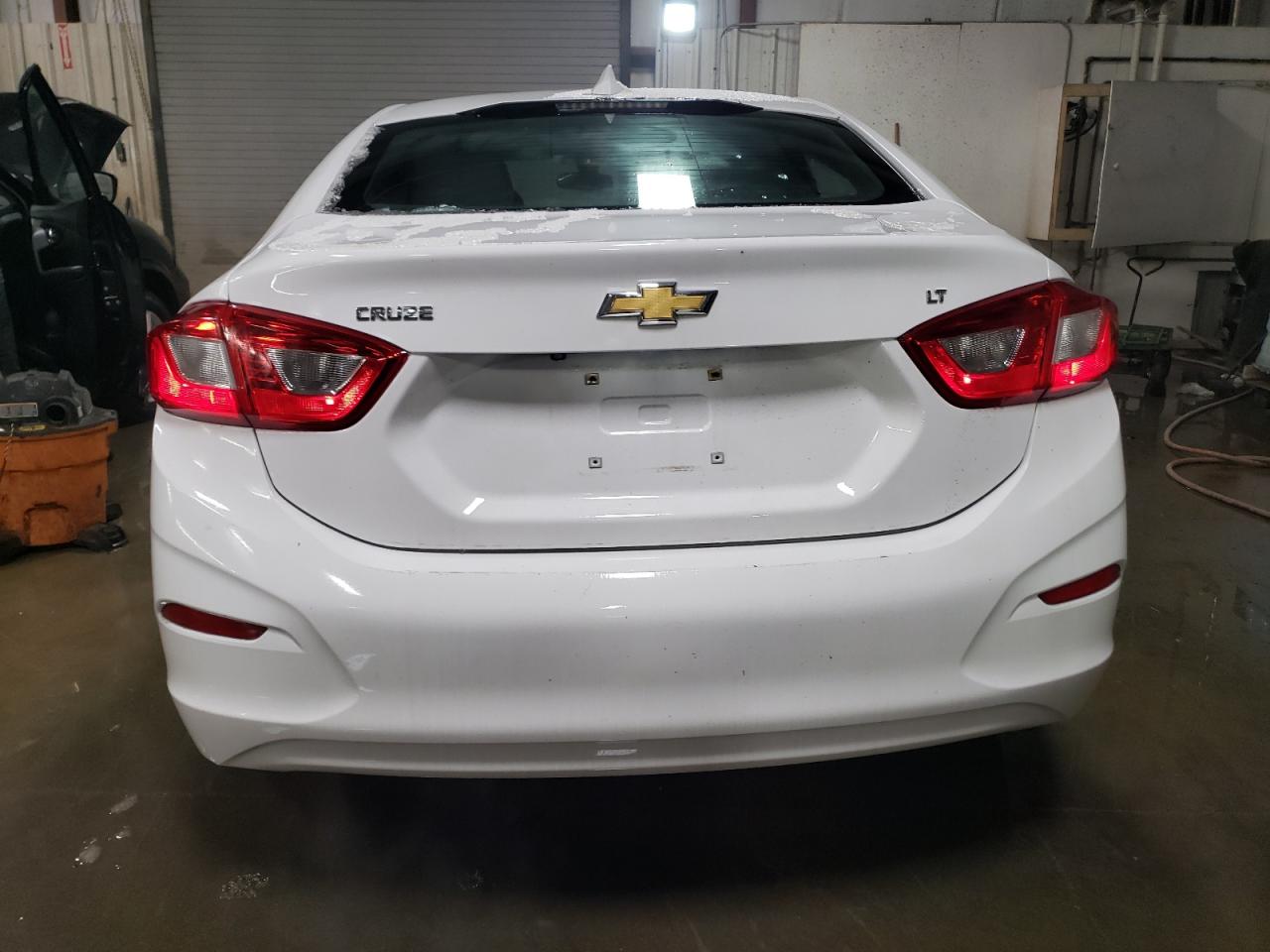 1G1BE5SM2H7239343 CHEVROLET CRUZE 2017