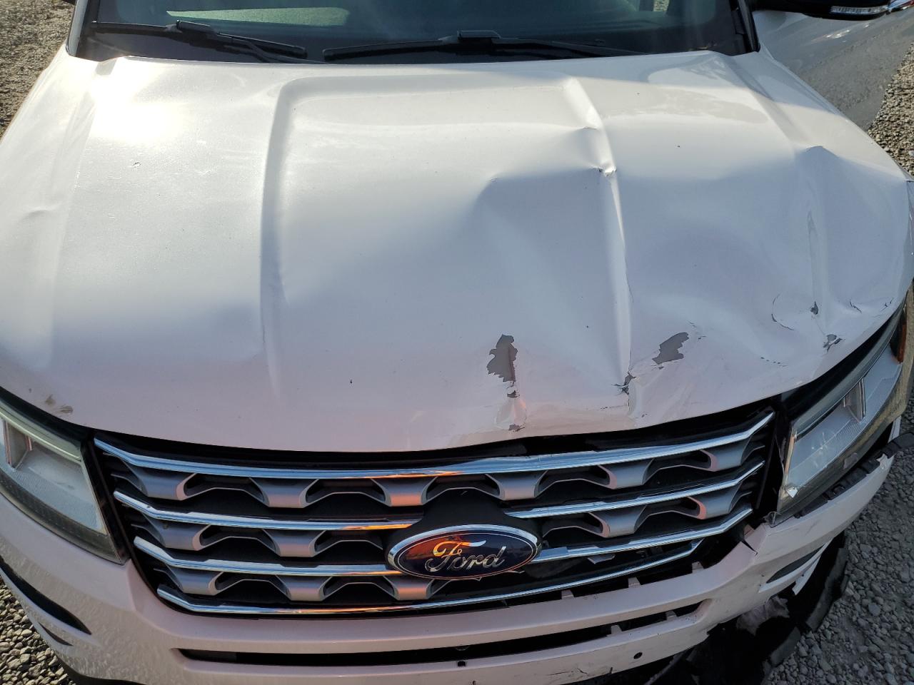2017 Ford Explorer - Image 13