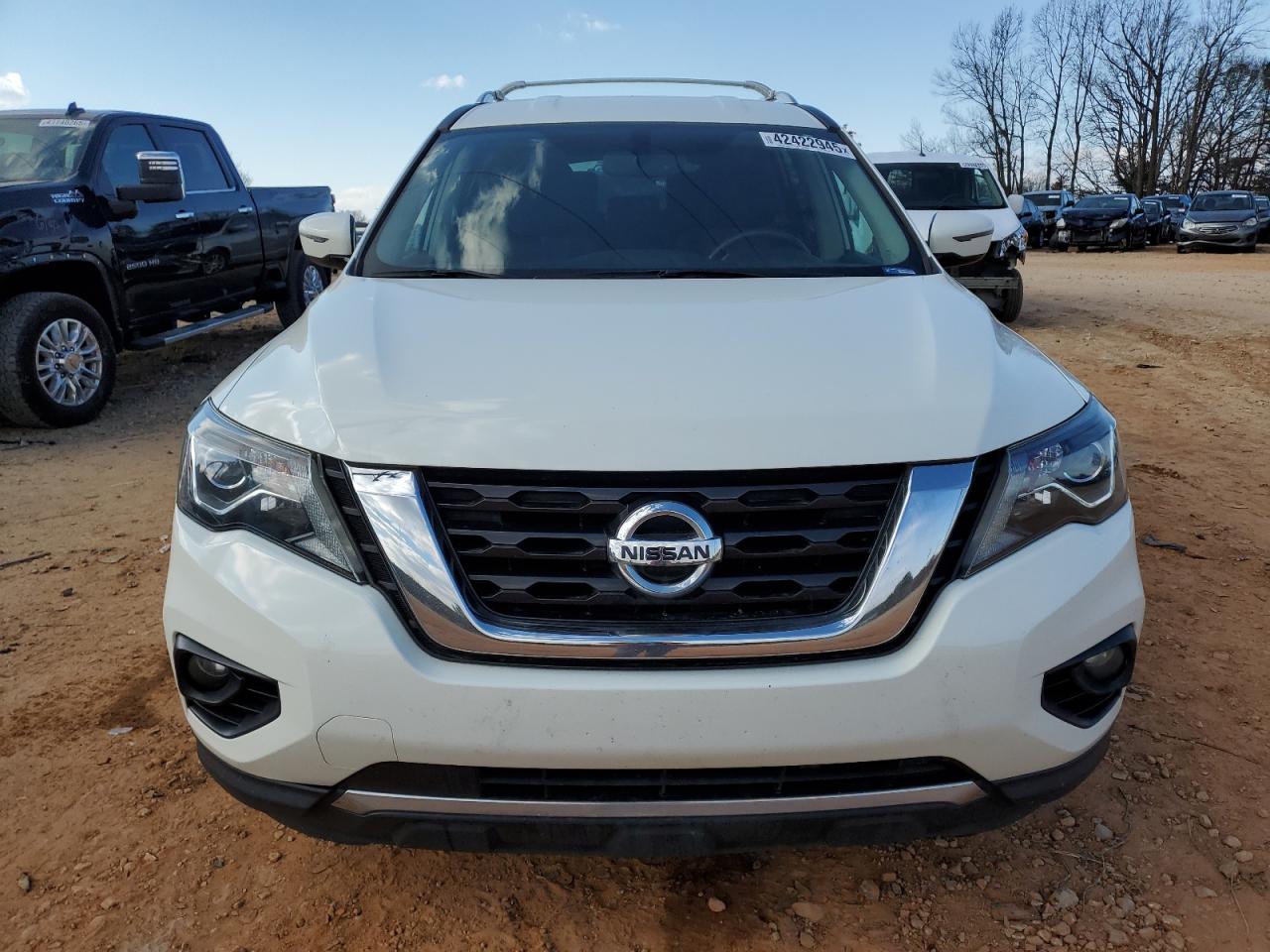 2017 Nissan Pathfinder - Image 5
