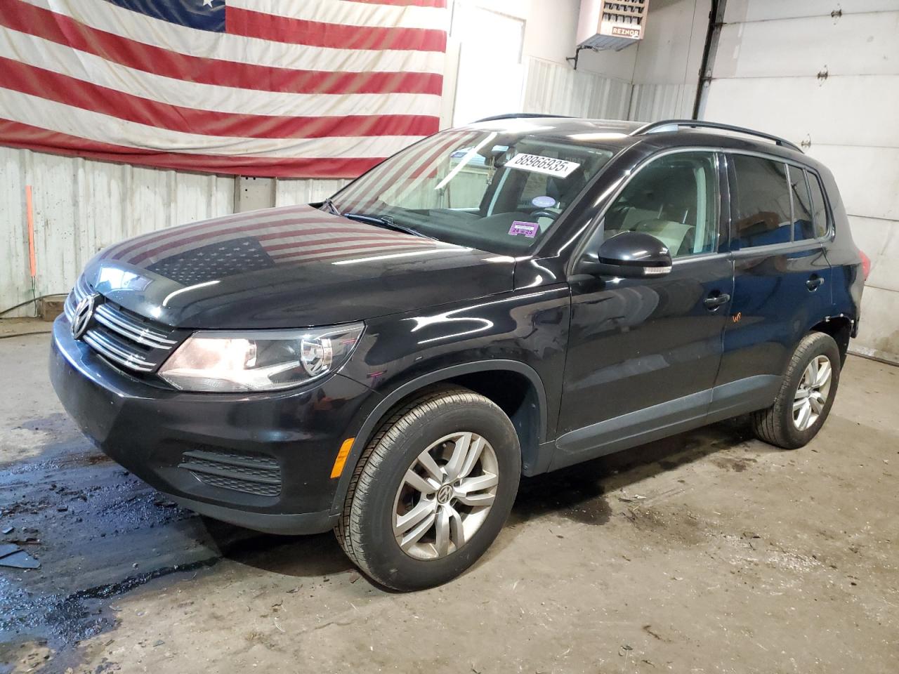 2017 Volkswagen Tiguan - Image 1